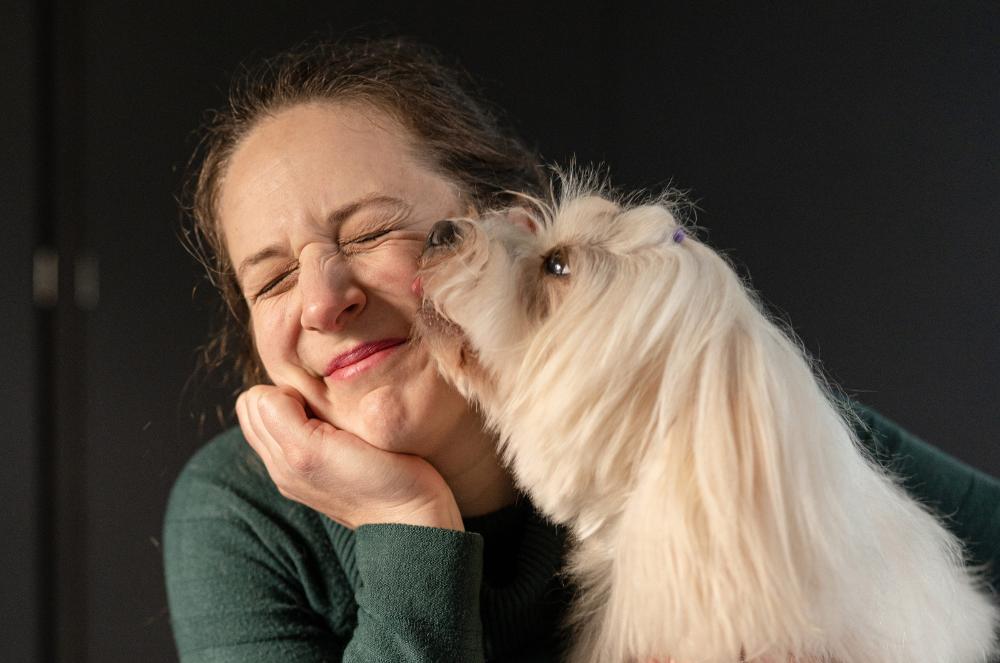 Gallery - Dog Kiss - Heart Dog